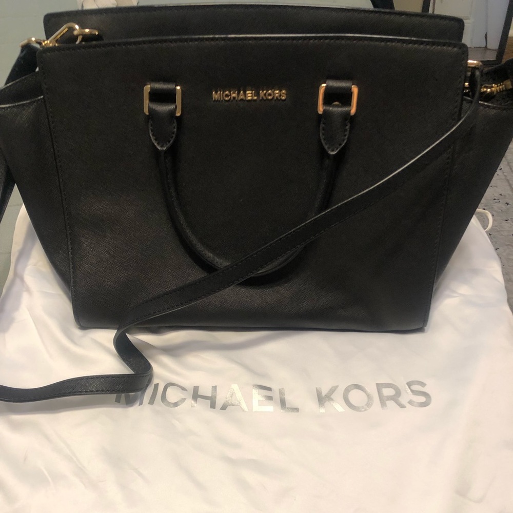 Michael Kors Selma Bag-black